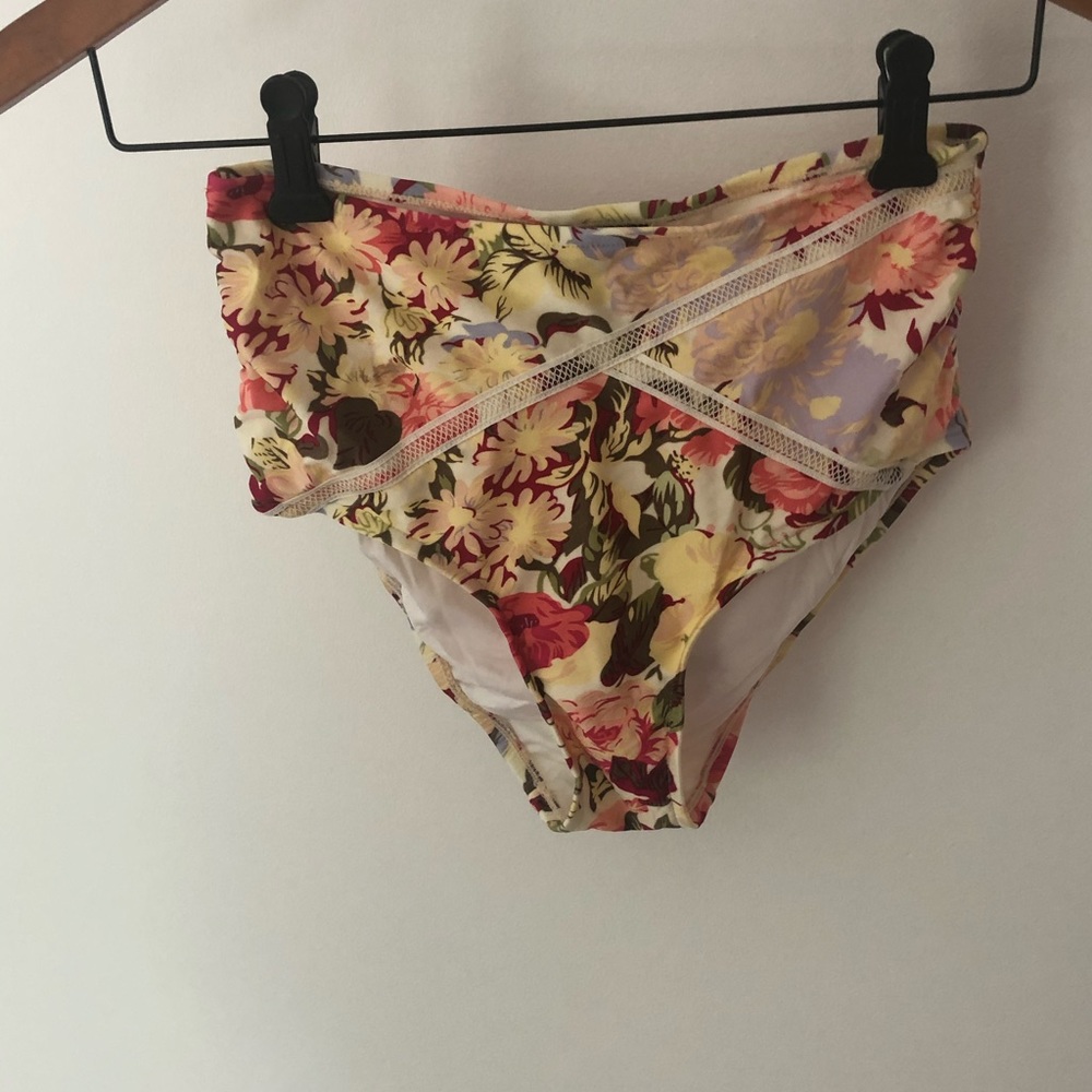 MinkPink never worn, floral bathing suit bottoms